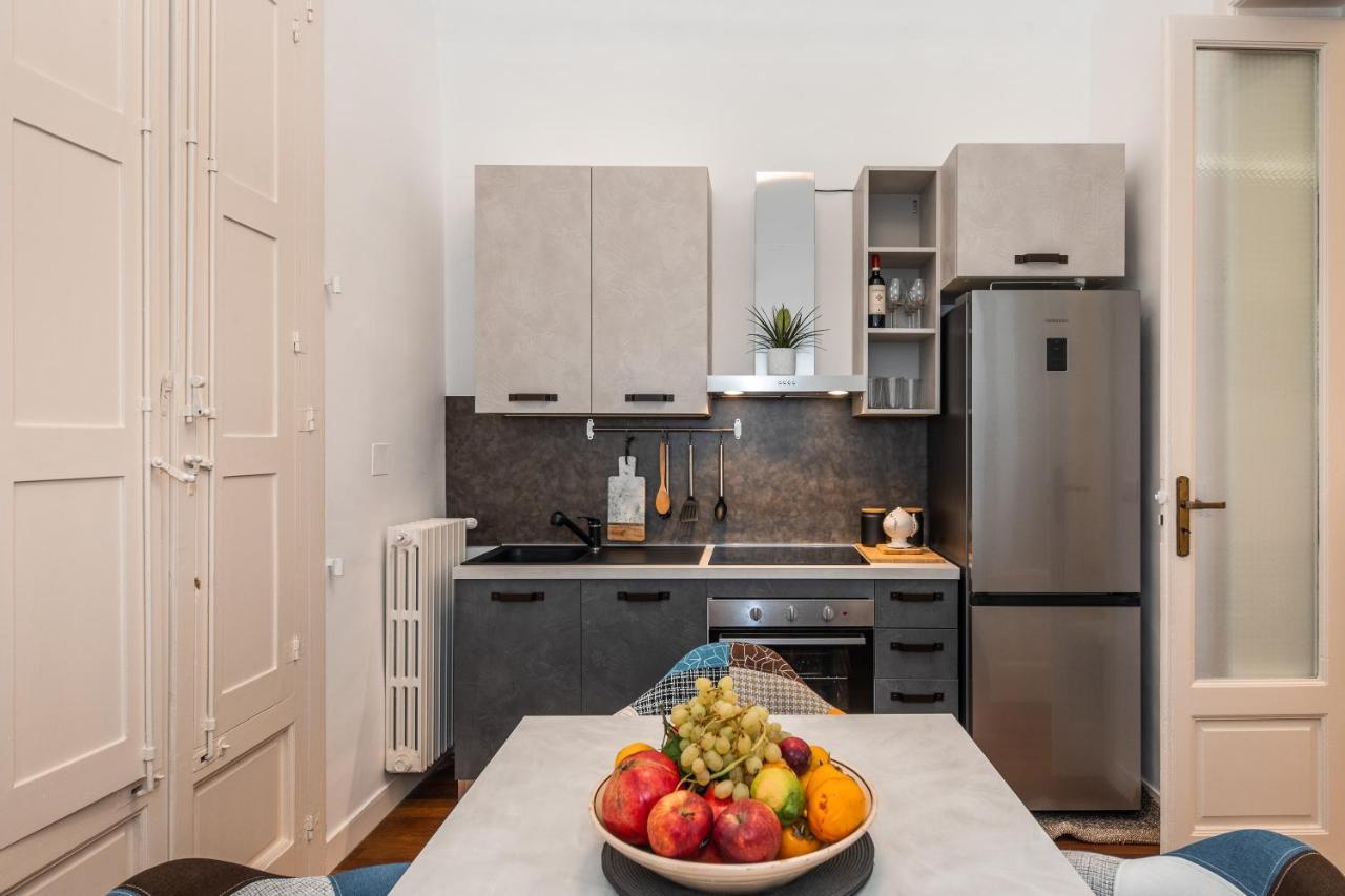 Casa Dei Visionari Apartment Bari Luaran gambar