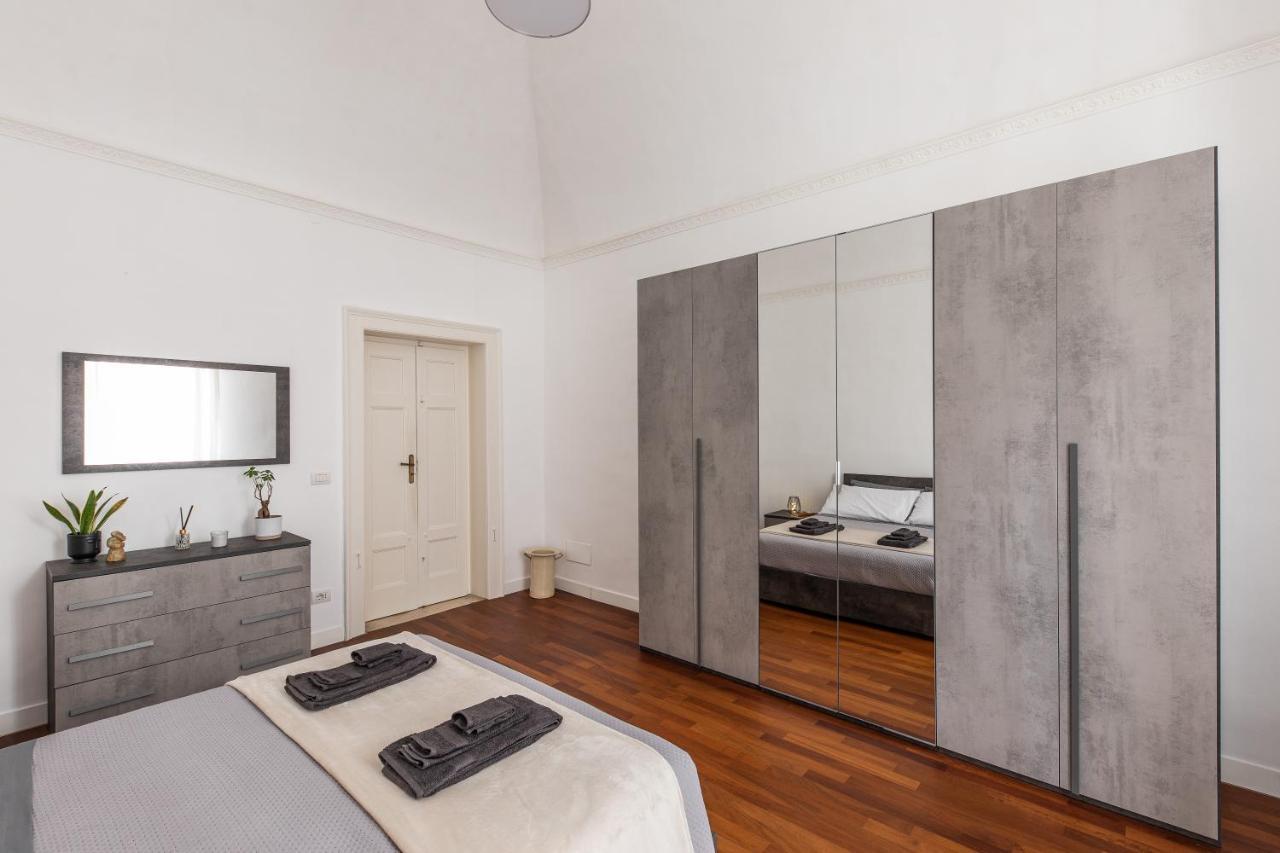 Casa Dei Visionari Apartment Bari Luaran gambar