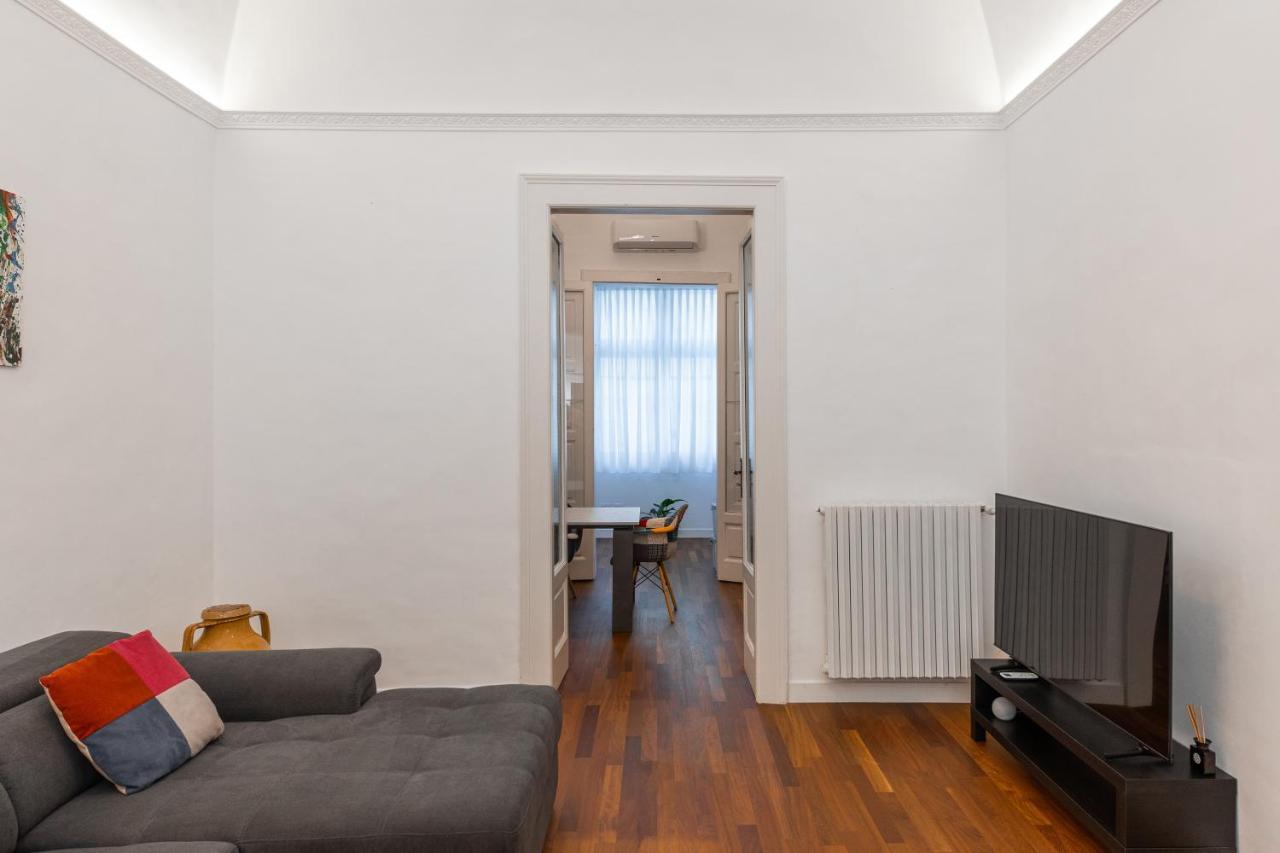 Casa Dei Visionari Apartment Bari Luaran gambar