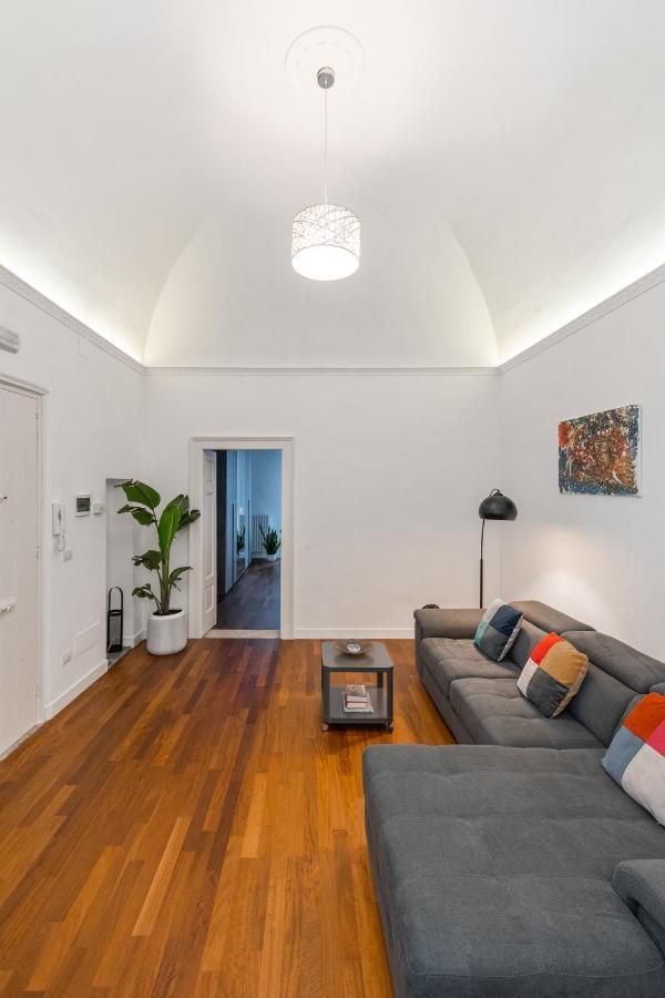 Casa Dei Visionari Apartment Bari Luaran gambar