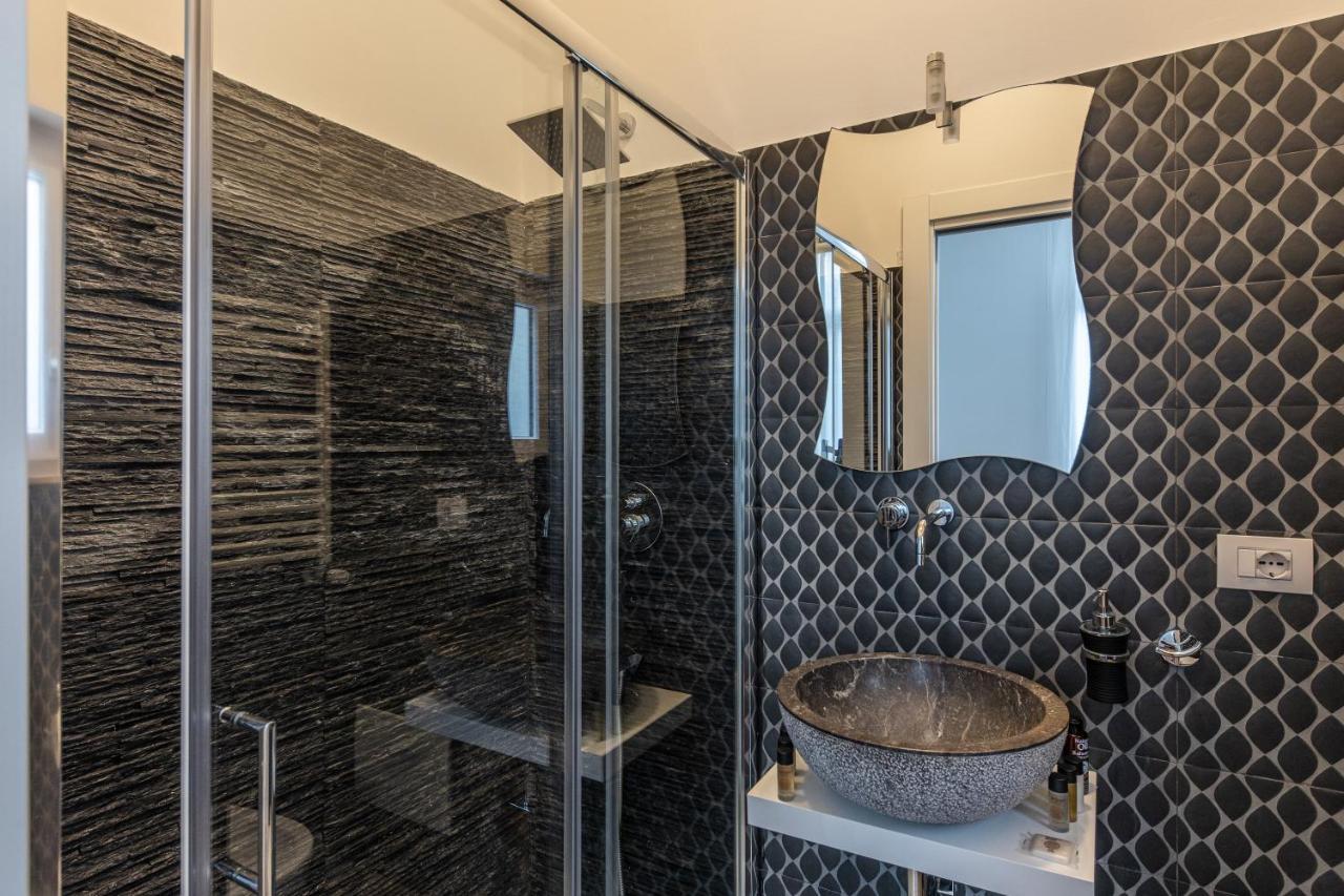 Casa Dei Visionari Apartment Bari Luaran gambar