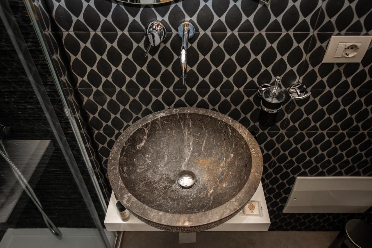 Casa Dei Visionari Apartment Bari Luaran gambar